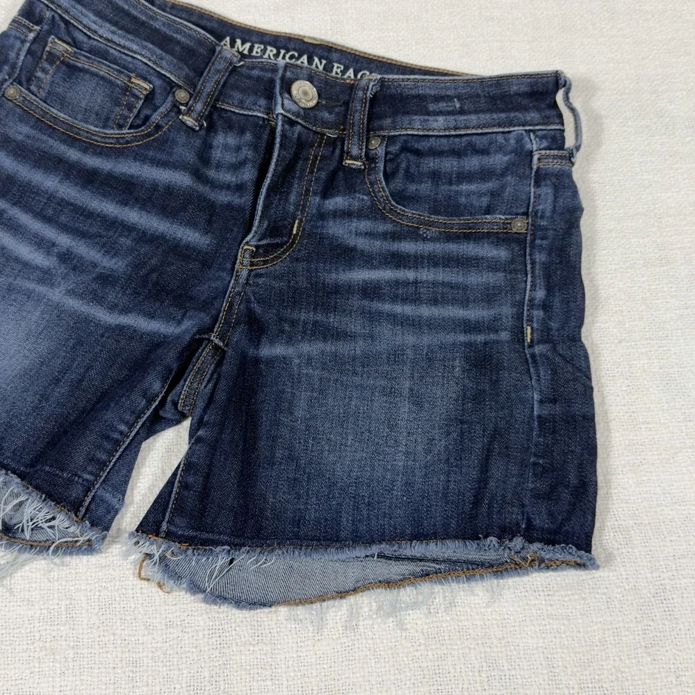 American‎ Eagle Next Level Stretch Midi Distressed Blue Jean Shorts Size 2 Dark